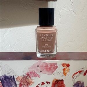 Chanel Le Vernis 939 Singularité Nail Polish